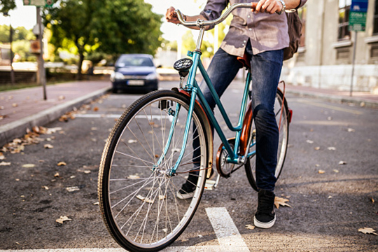 ciclistes i patinets